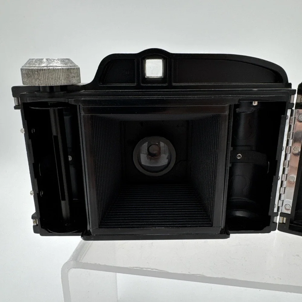 Vintage Beacon Two Twenty Five 225 Camera – 620 Film – 1950s Art Deco USA w/Case